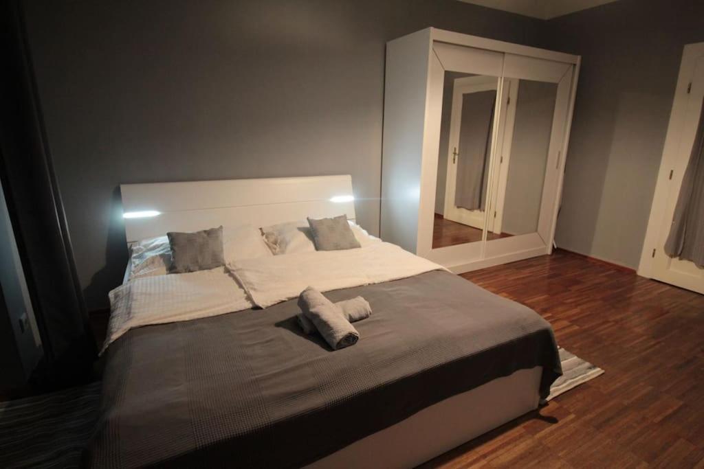 2 Bedrooms Close Vysehrad - Congress Centrum Praga Exterior foto