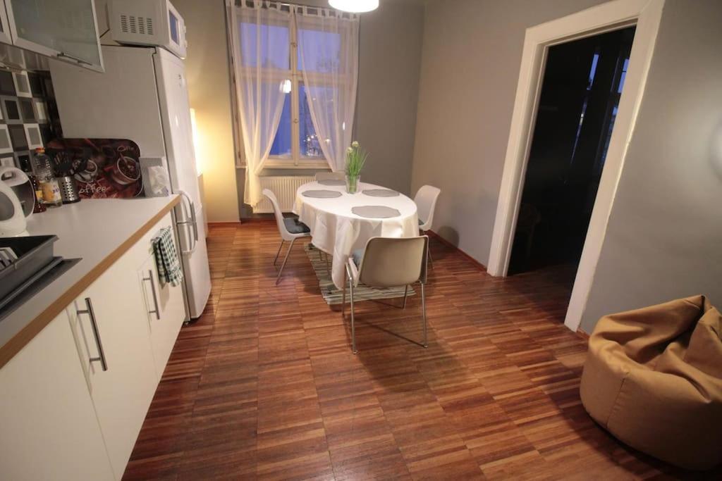 2 Bedrooms Close Vysehrad - Congress Centrum Praga Exterior foto