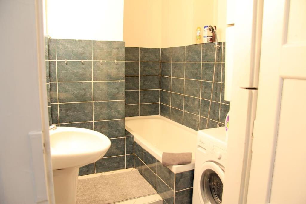 2 Bedrooms Close Vysehrad - Congress Centrum Praga Exterior foto